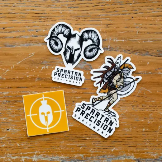 Lot d’autocollants SPARTAN avec motifs originaux Spartan Precision. Idéal pour personnaliser votre équipement, sac à dos ou ordinateur portable. Matériau durable et design marquant.